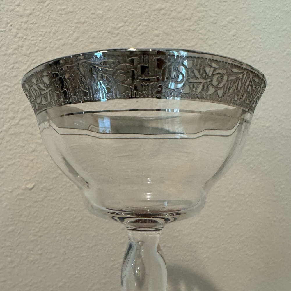 8 1950’s Glastonbury Lotus Rambler Rose Platinum Cordial -6 Champagne Co… - Picture 4 of 12